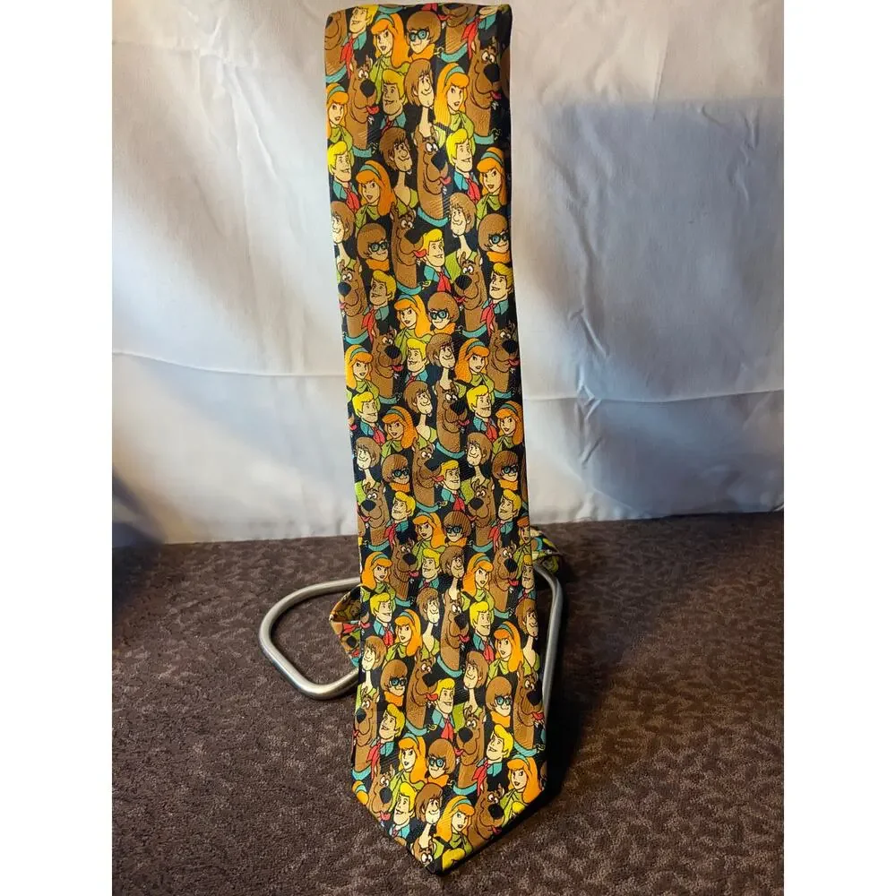 Scooby Doo and‎ gang neck tie